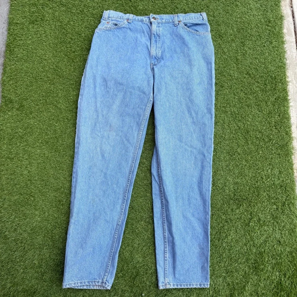 Vintage Levis 550 Relaxed Fit Tapered Leg Jeans Light Wash Made in USA 38x34